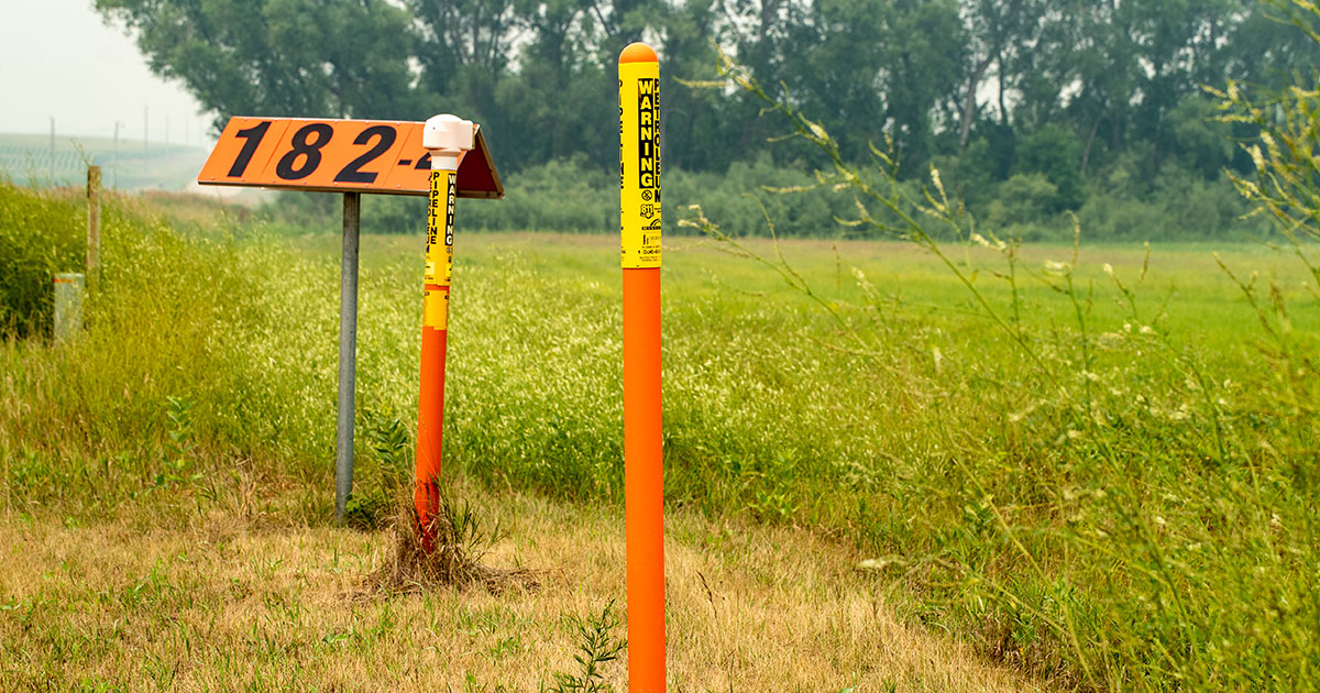Pipeline markers with number